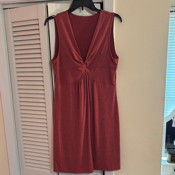 Dresses & Skirts - Sleeveless Red Dress
